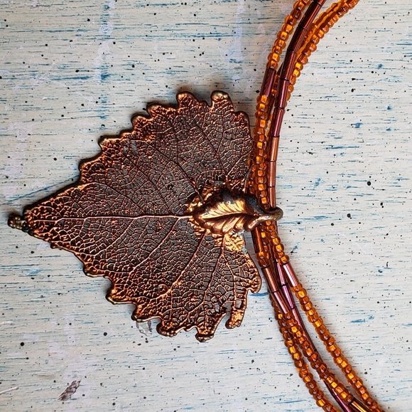 A fall necklace - Picture 2 of 5